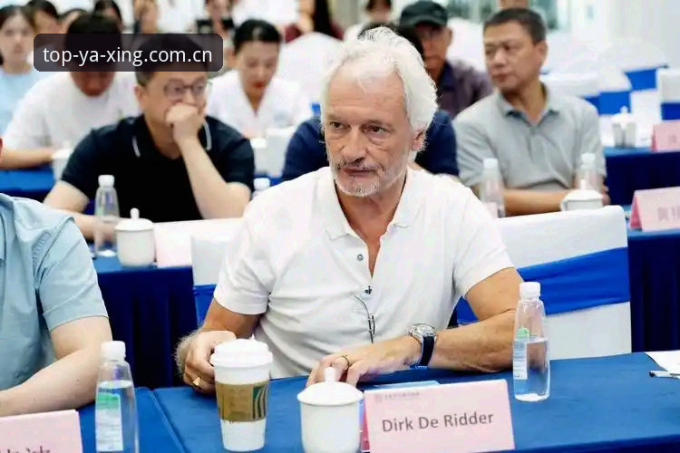 深度揭秘：贝纳蒂亚亲述马赛更衣室斗殴真相——一通电话签下拉比奥，却等不来一句道歉